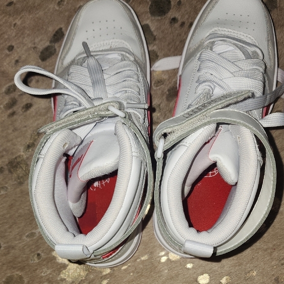 Puma Kids High-Top Sneakers - White and Red - Picture 3 of 9